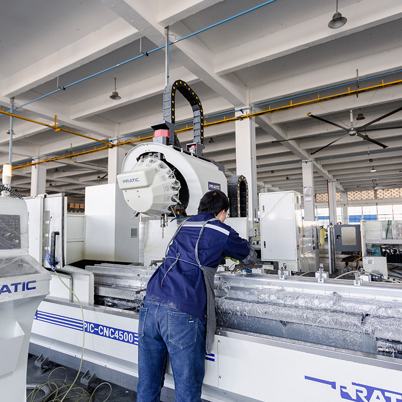 Bengkel Penamat - Operasi CNC